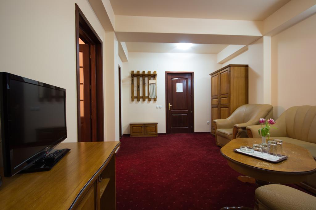 Dor De Munte Hotel Sadova  Kültér fotó